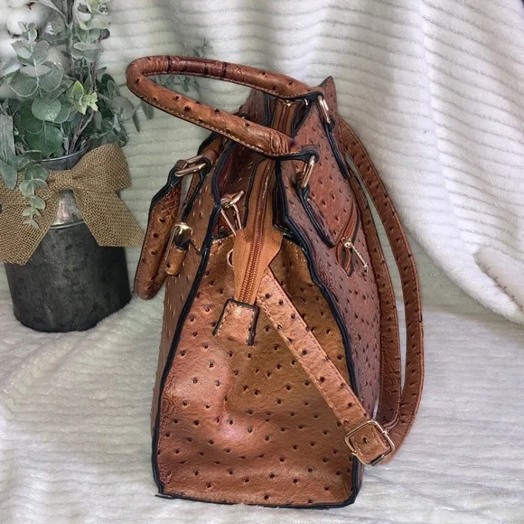 Dasein Elegant Brown croc and ostrich embossed hand bag - Picture 4 of 14